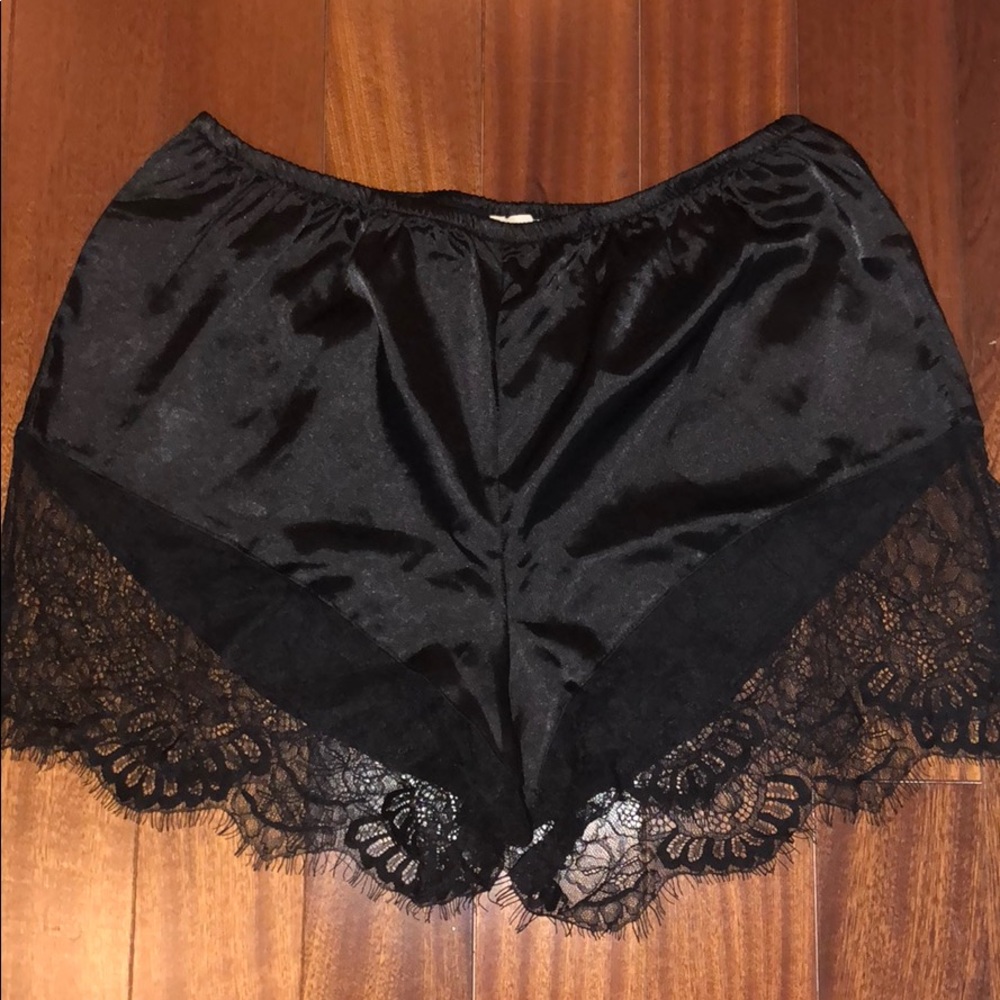 San Joy Silk shorts NEVER WORN size medium
